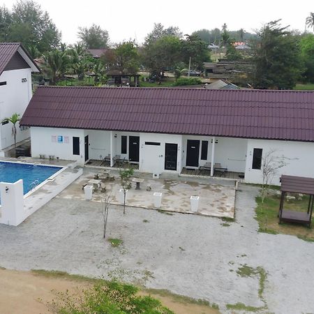 Kamalia Villas Kampung Penarik Esterno foto