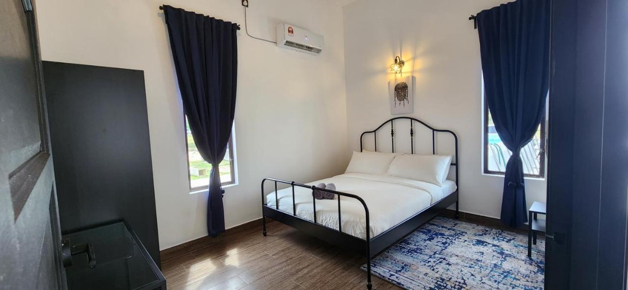 Kamalia Villas Kampung Penarik Esterno foto