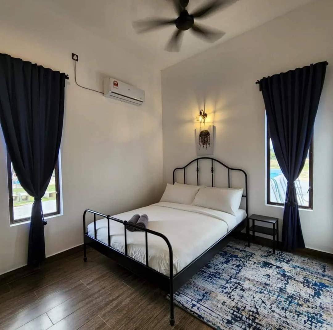 Kamalia Villas Kampung Penarik Esterno foto