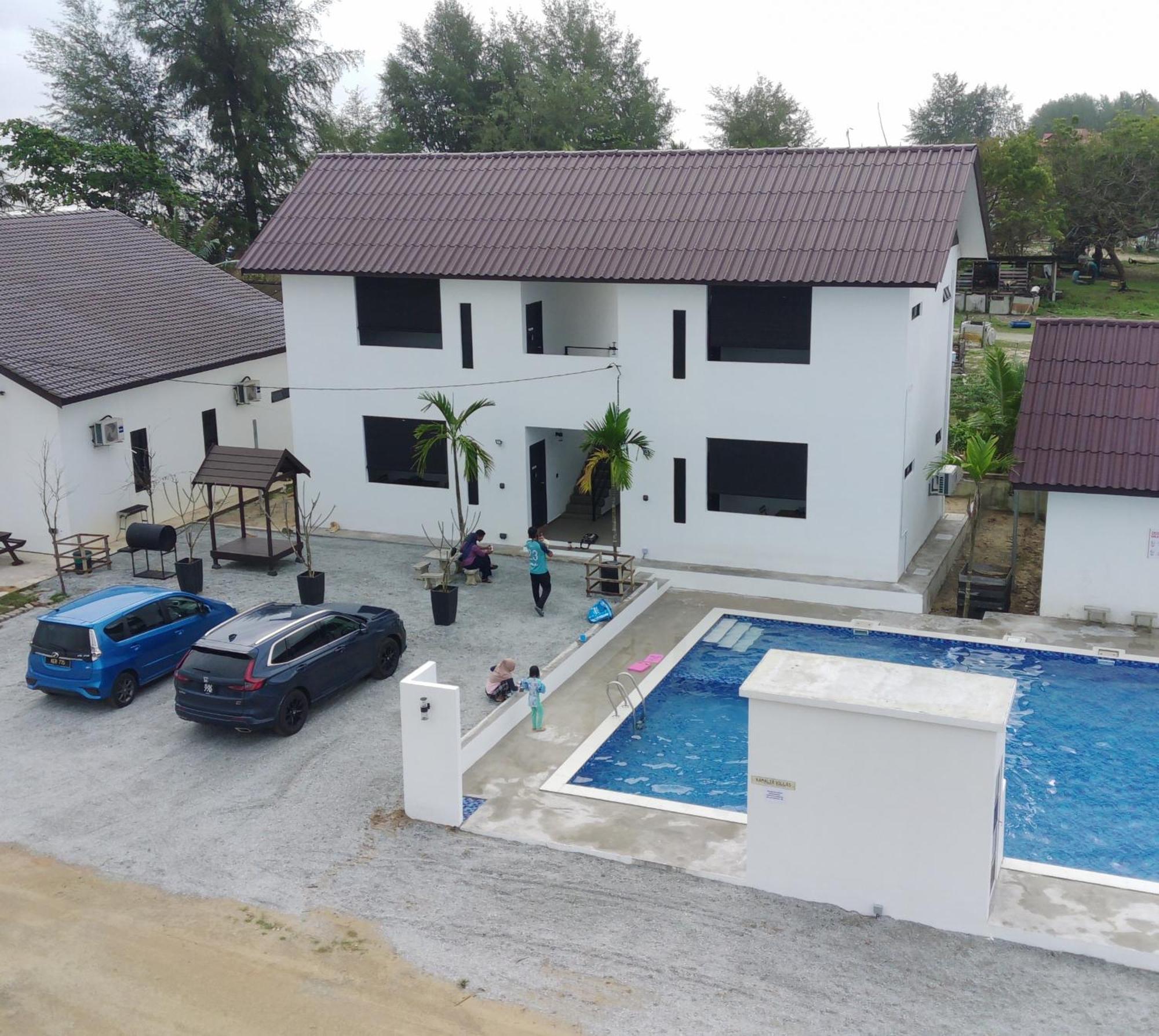 Kamalia Villas Kampung Penarik Esterno foto